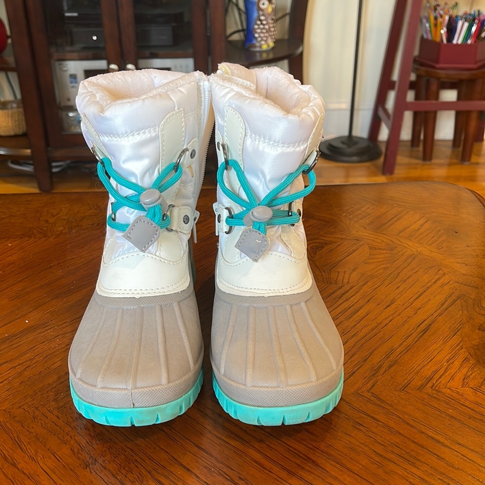 Girls snow boots
